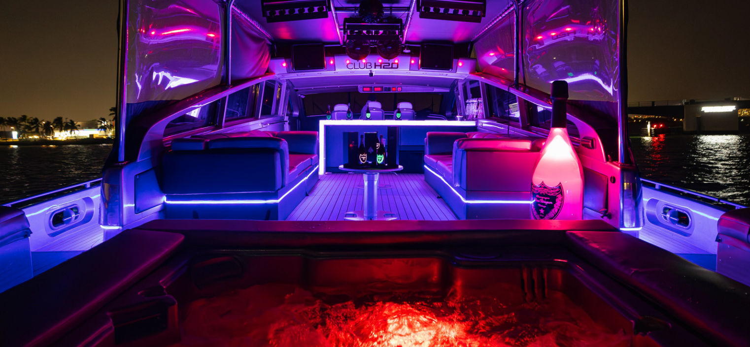92ft Leopard w/ Jacuzzi & Club